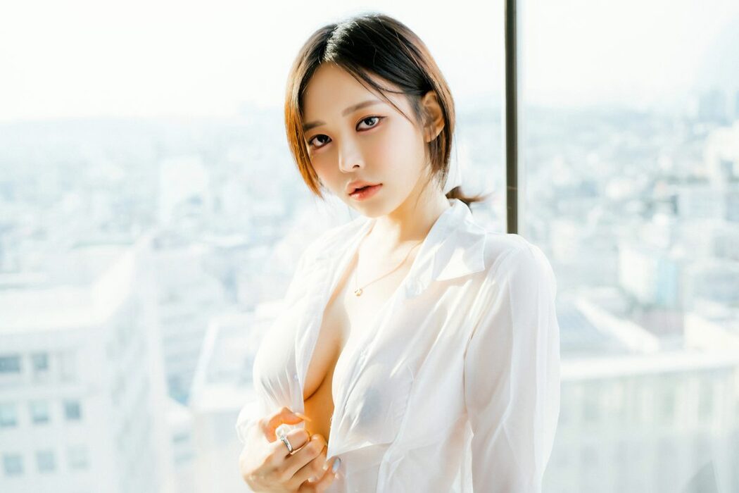 Moon Night Snap Jia – Secretary Girl