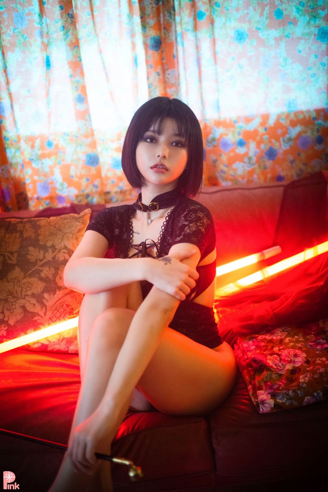 PINK U.Hwa 은유화 – Mood Black