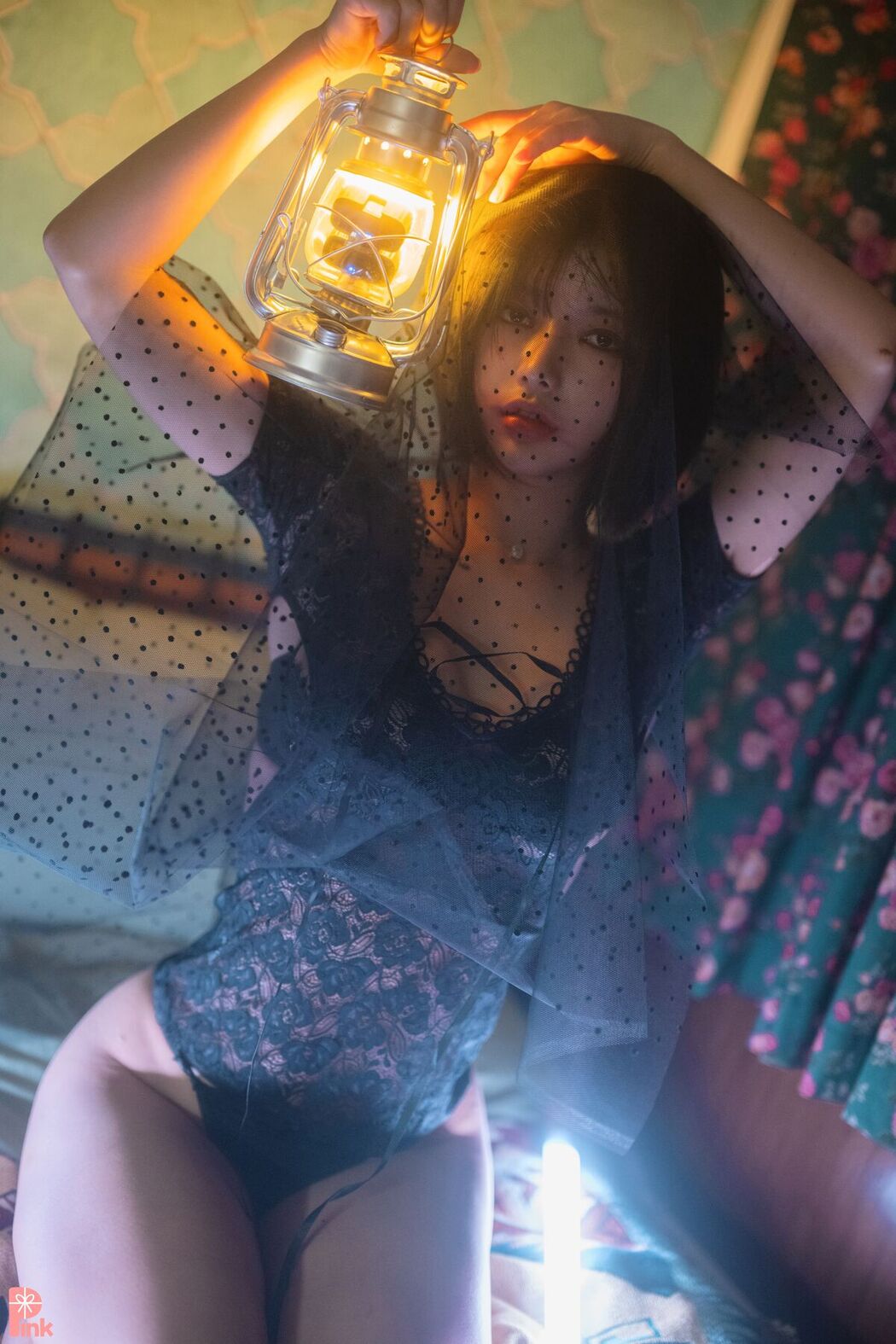 PINK U.Hwa 은유화 – Mood Black