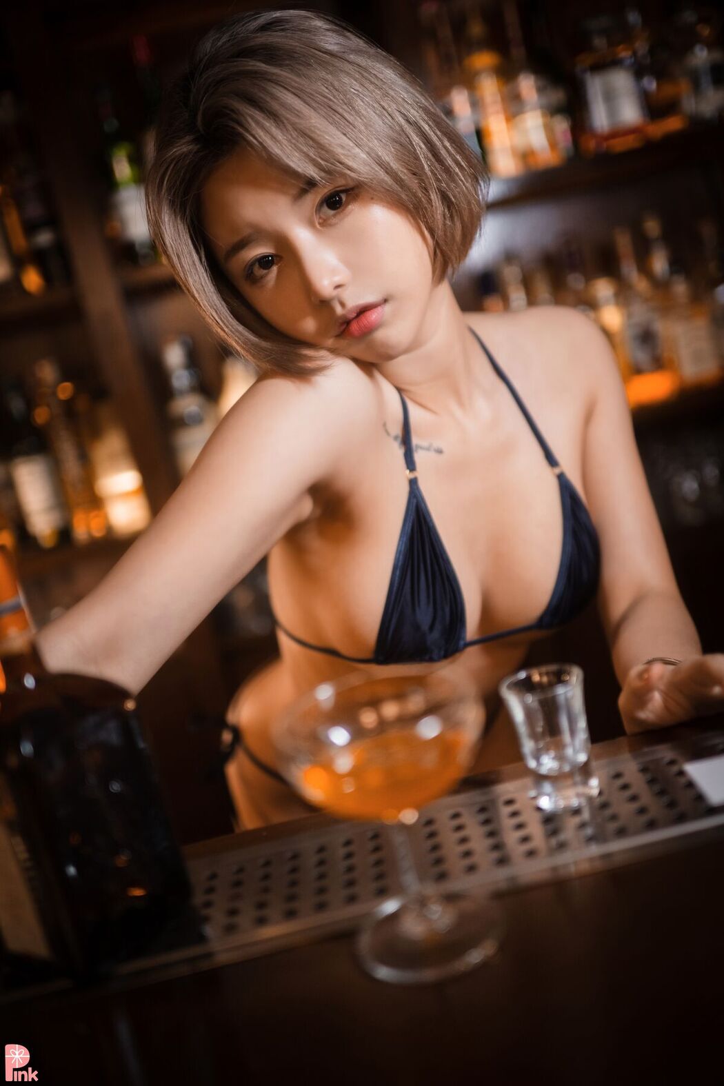 PINK U.Hwa 은유화 – Secret Present No.01