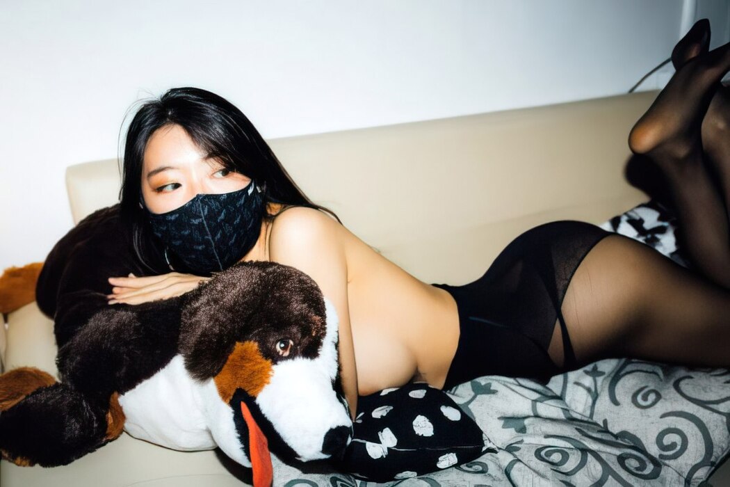 Moon Night Snap Mona 모나 – Black
