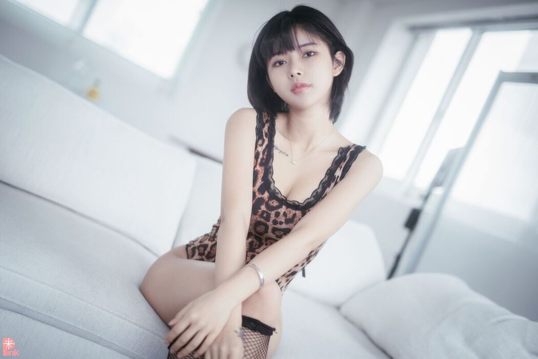 PINK U.Hwa 은유화 – Floral C