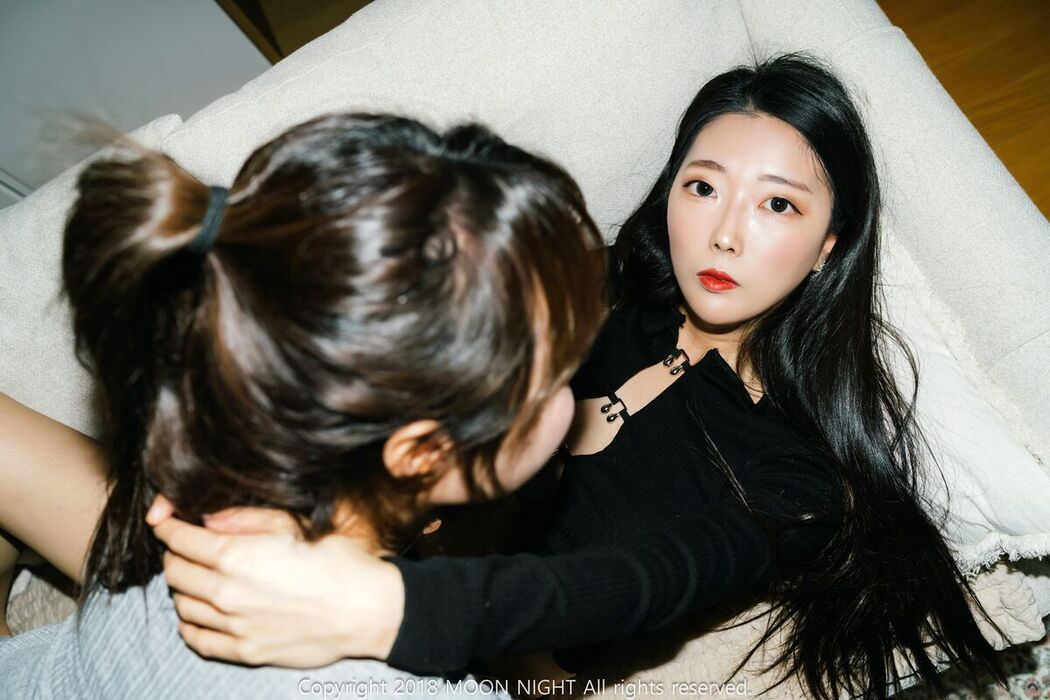 Moon Night Snap – Mona 모나 And Jucy 쥬시 – Loveholic Vol.2