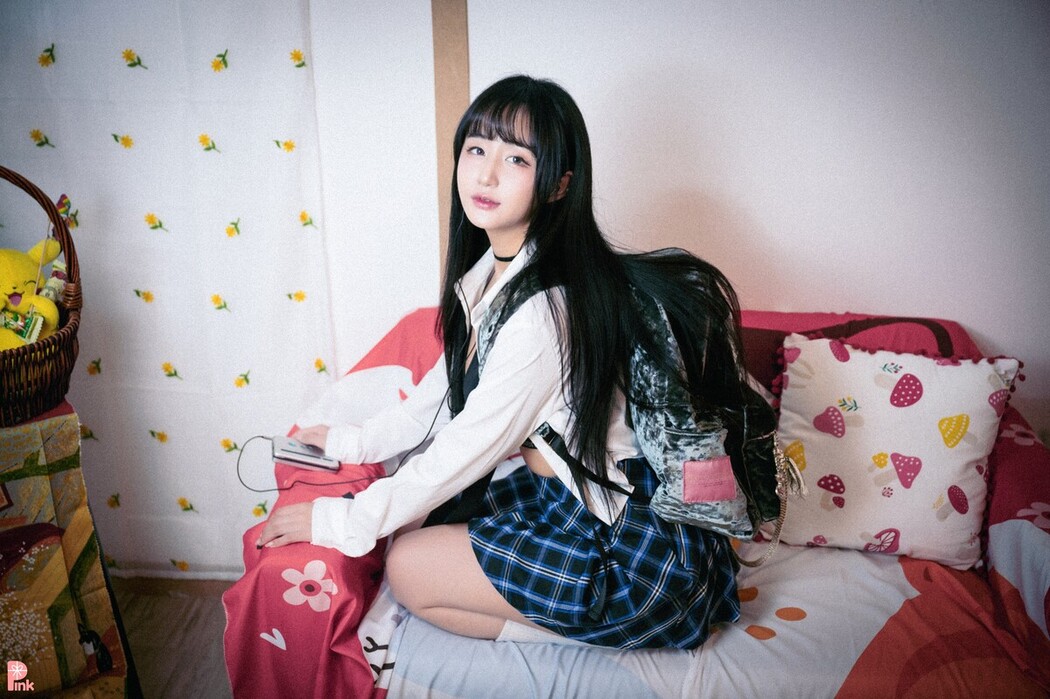 PINK RIBBON Jina – 지나의 교복 생활_Dark ver