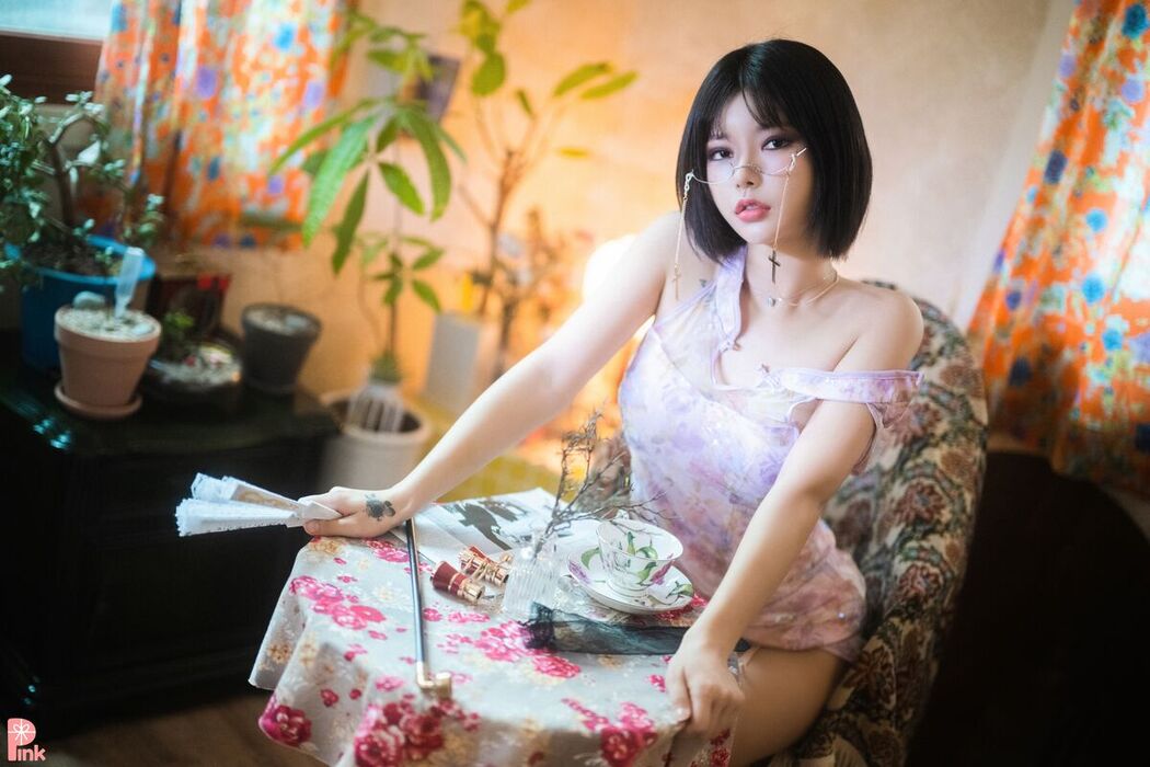 PINK U.Hwa 은유화 – Mood Pink