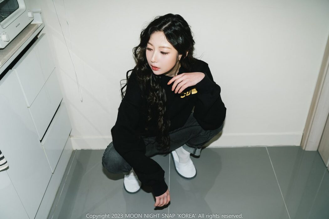 Moon Night Snap Lisa – Lovely Butt