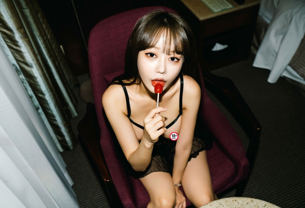 Moon Night Snap Jucy 쥬시 – Candy Girl