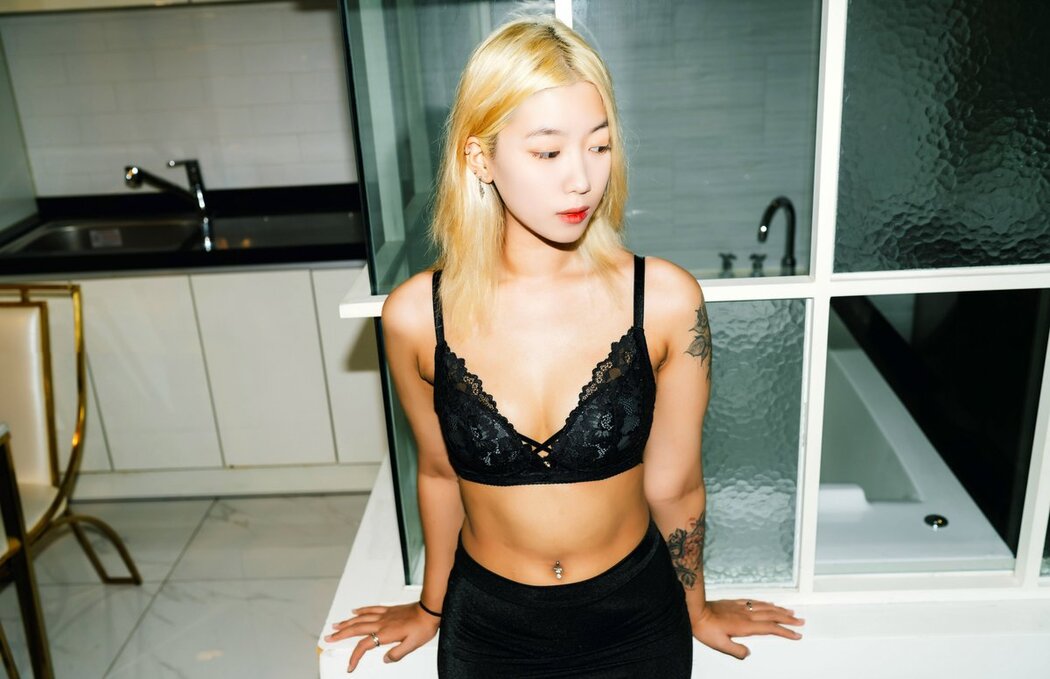 Moon Night Snap Seol Ah &#8211; Hot Debut Part1