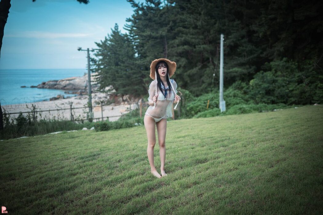 PINK Lee Ahrin – Bikini Day A