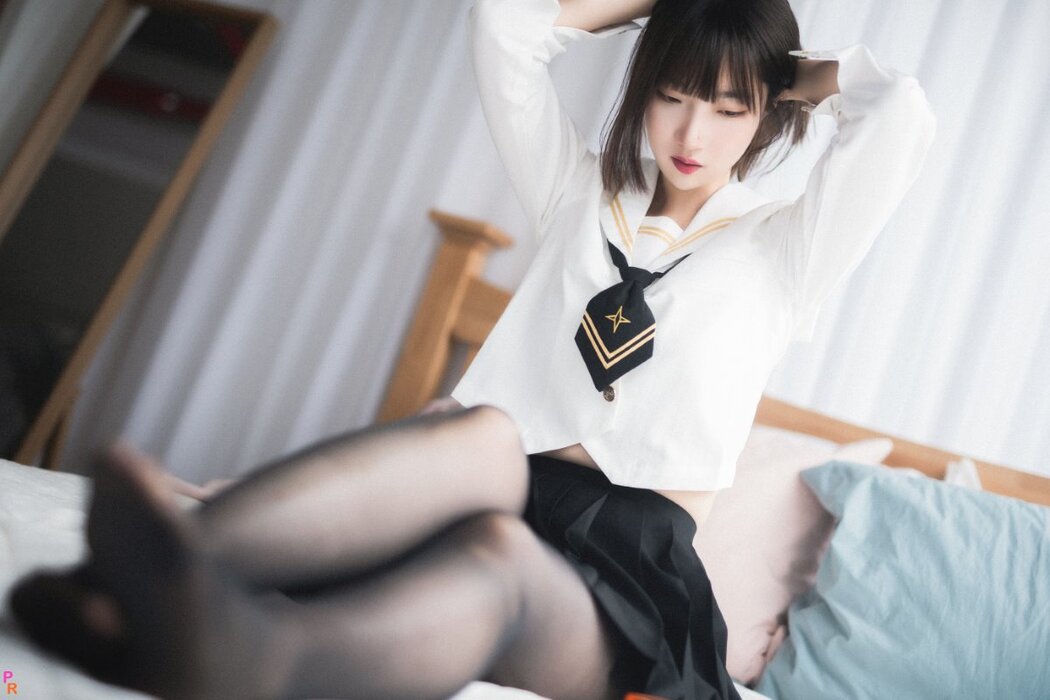 PINK Sin Na Rin – Come Here Slaves