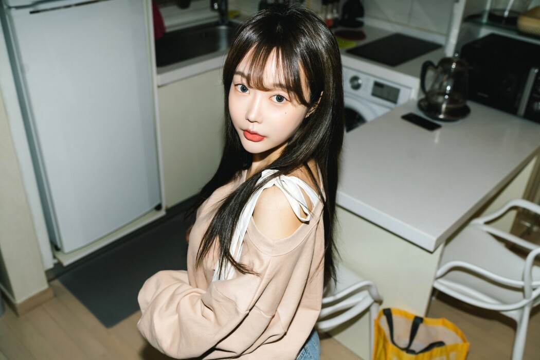 Moon Night Snap Jucy 쥬시 – Girlfriends Room