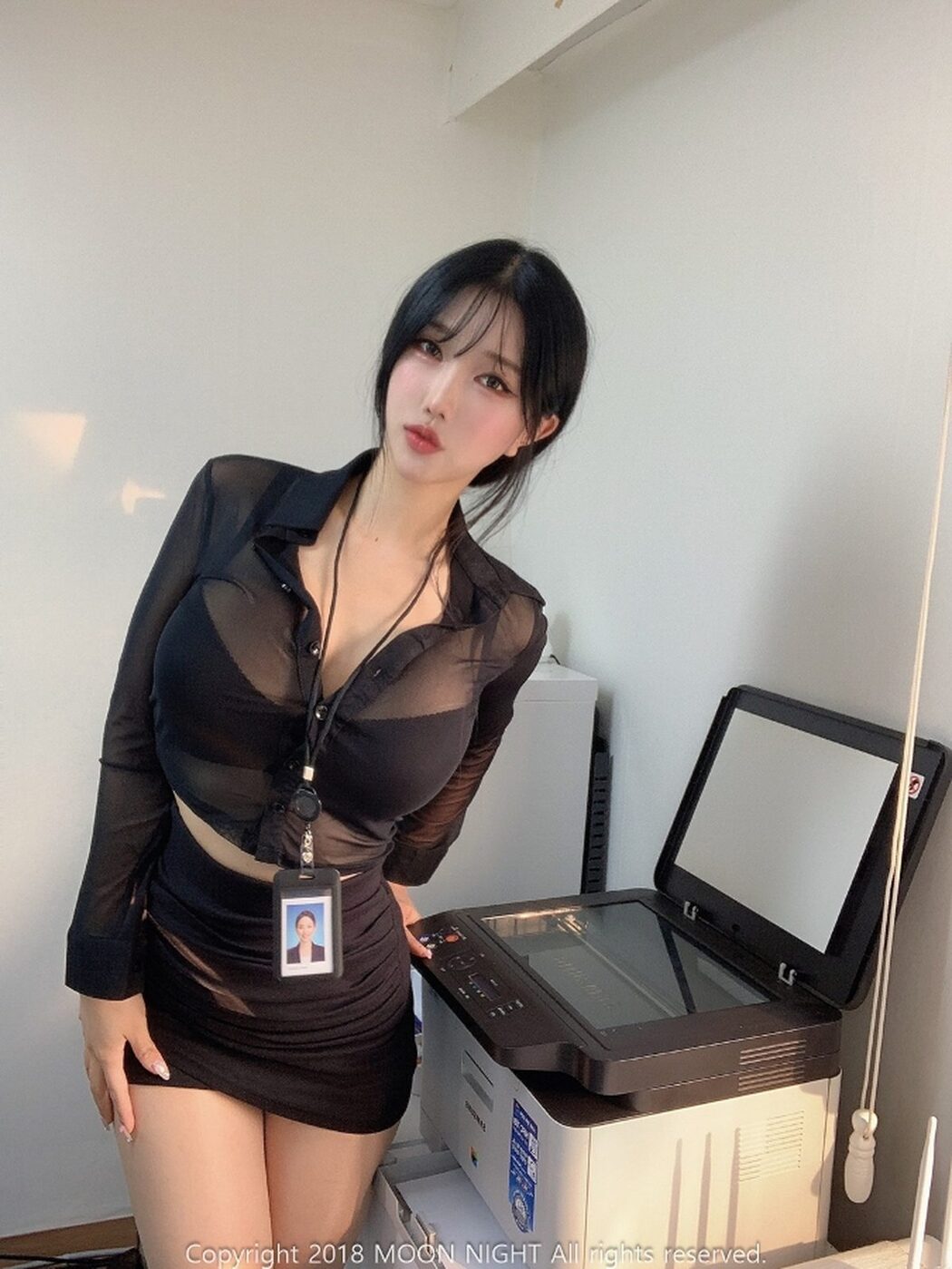 Moon Night Snap Yunjin – In The Office