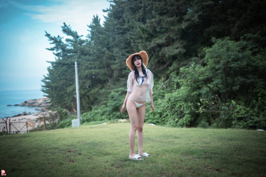PINK Lee Ahrin – Bikini Day A