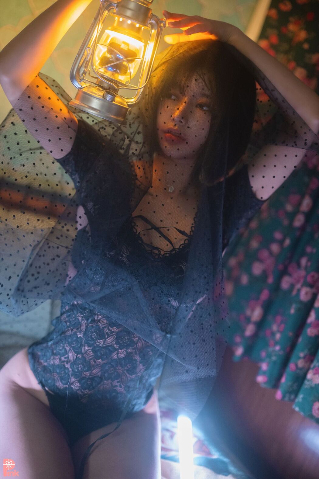 PINK U.Hwa 은유화 – Mood Black