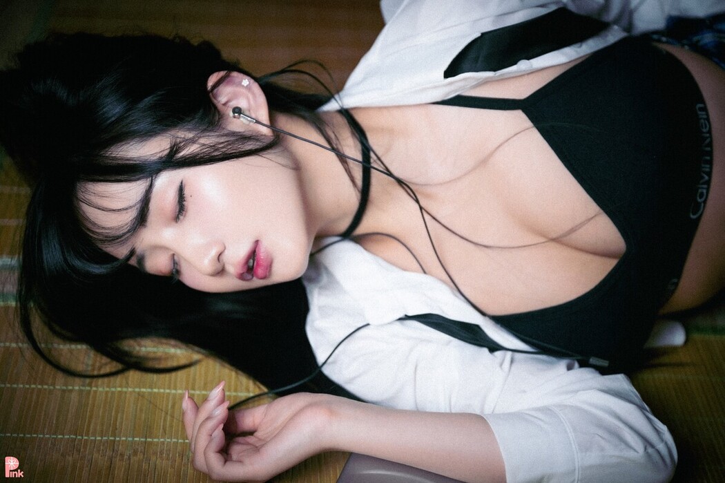 PINK RIBBON Jina – 지나의 교복 생활_Dark ver