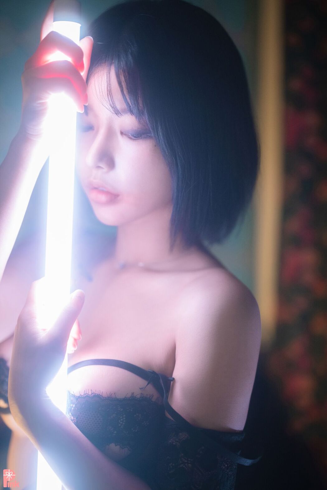 PINK U.Hwa 은유화 – Mood Black