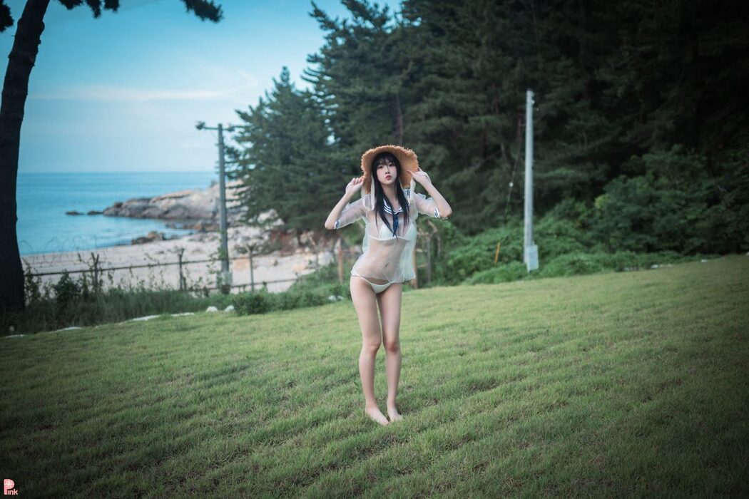 PINK Lee Ahrin – Bikini Day A