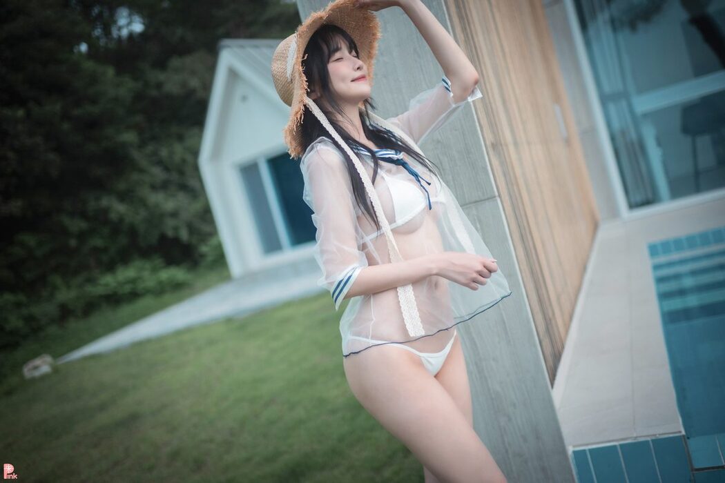 PINK Lee Ahrin – Bikini Day A