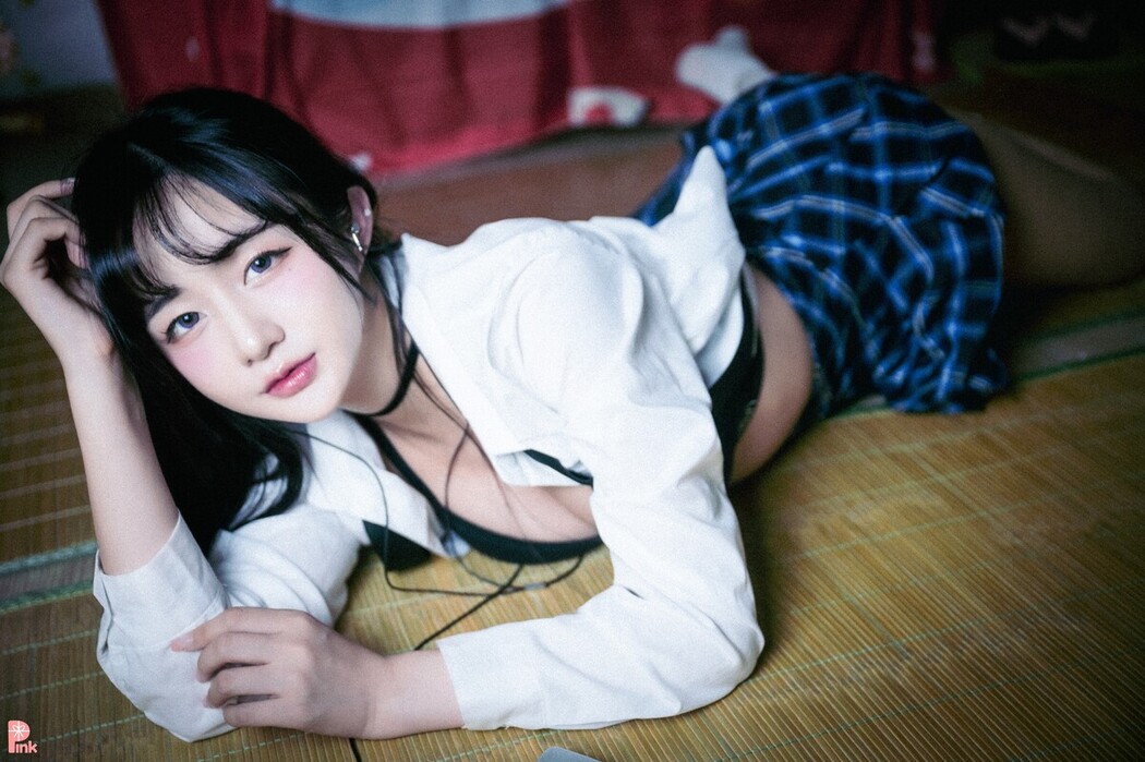 PINK RIBBON Jina – 지나의 교복 생활_Dark ver