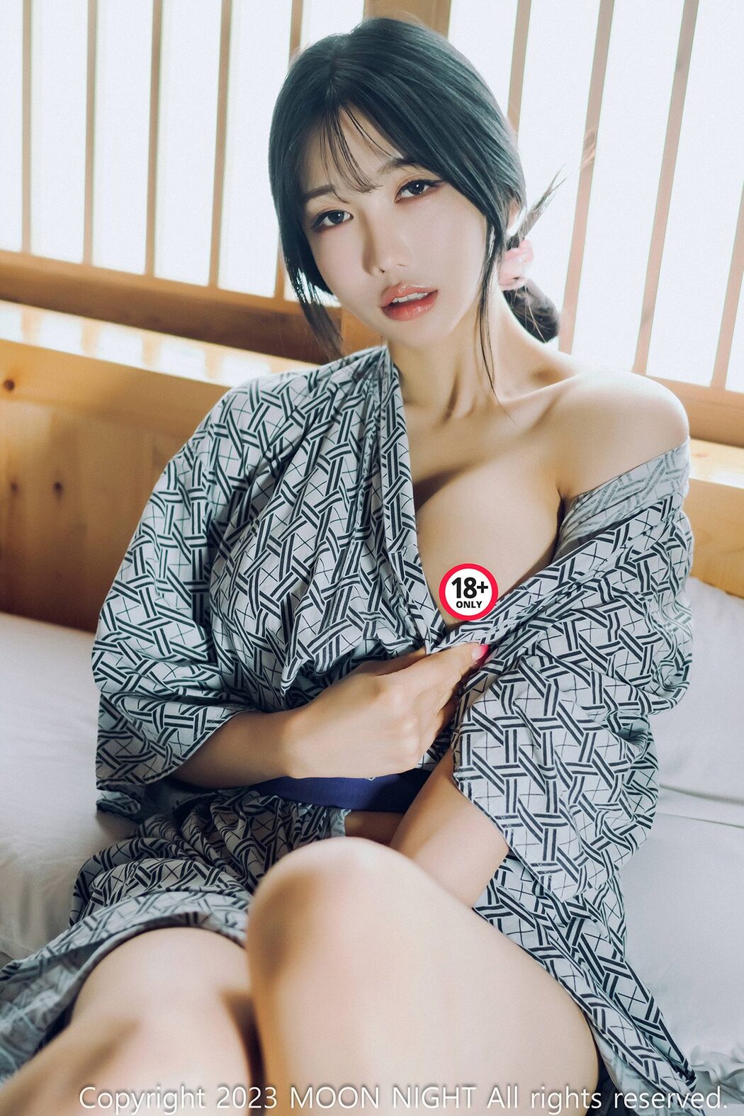 Moon Night Snap Yunjin – Digital Photobook S.Ver Cover Photo