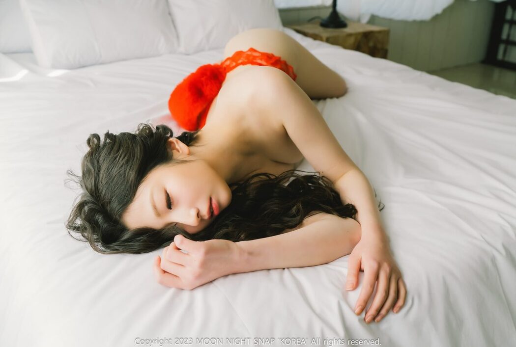 Moon Night Snap Lisa – Lovely Butt