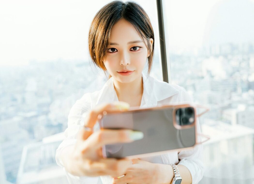 Moon Night Snap Jia – Secretary Girl