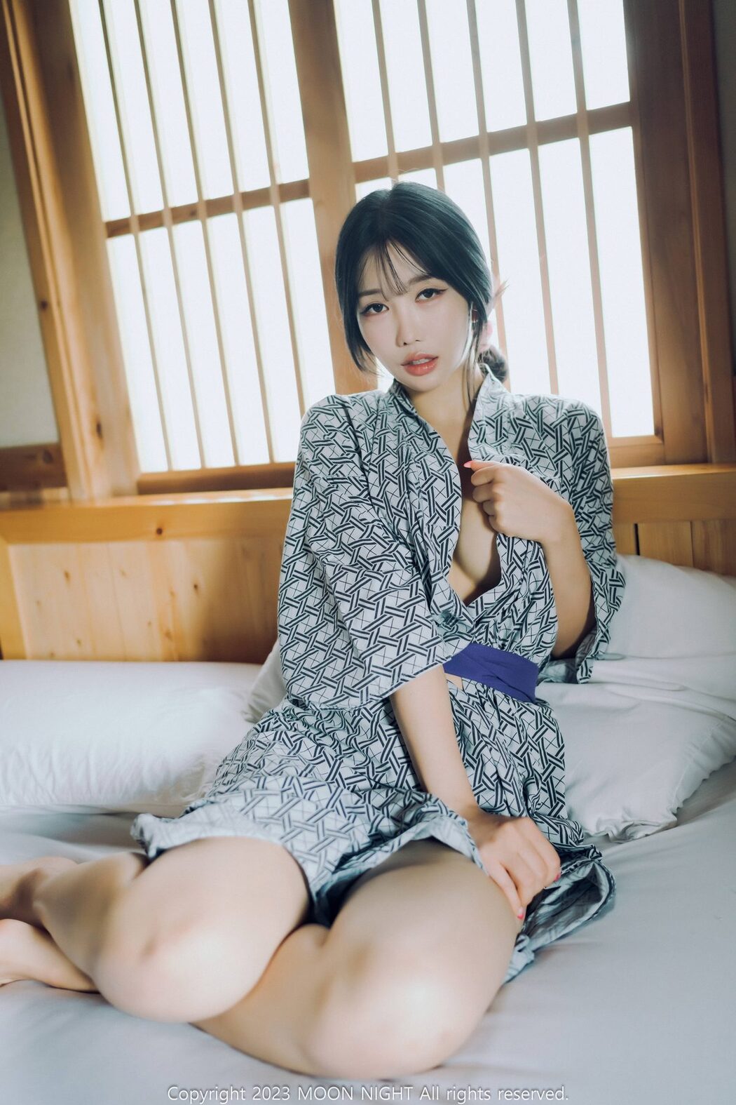 Moon Night Snap Yunjin – Digital Photobook S.Ver