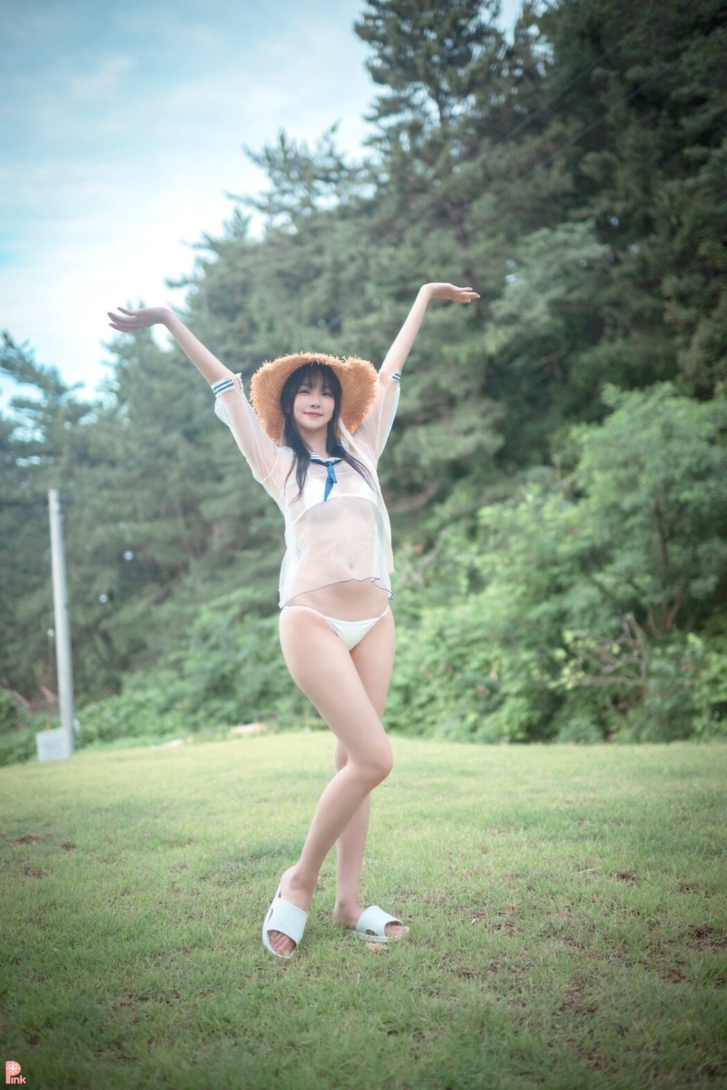 PINK Lee Ahrin – Bikini Day A