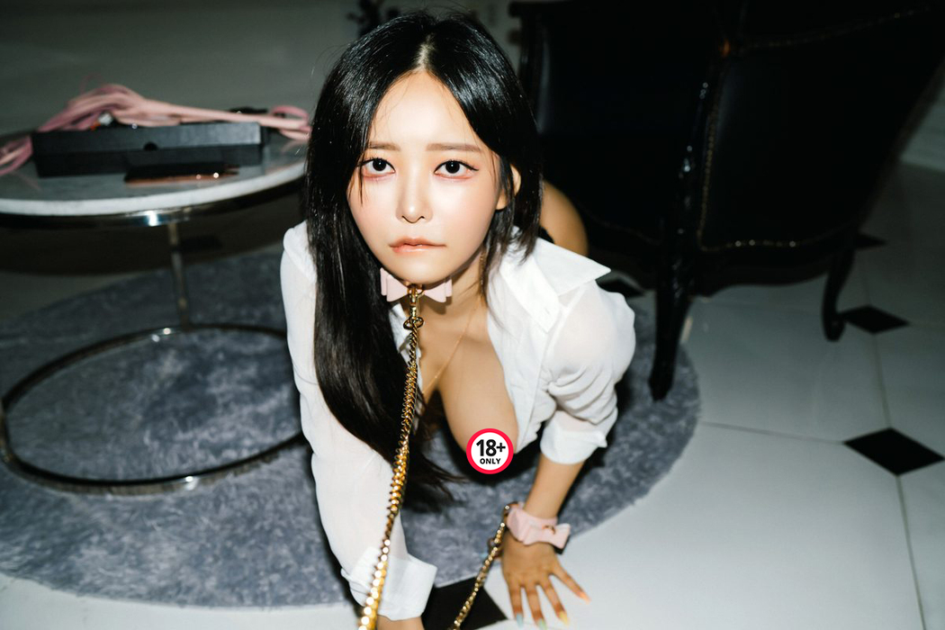 Moon Night Snap Jia – Secretary Girl