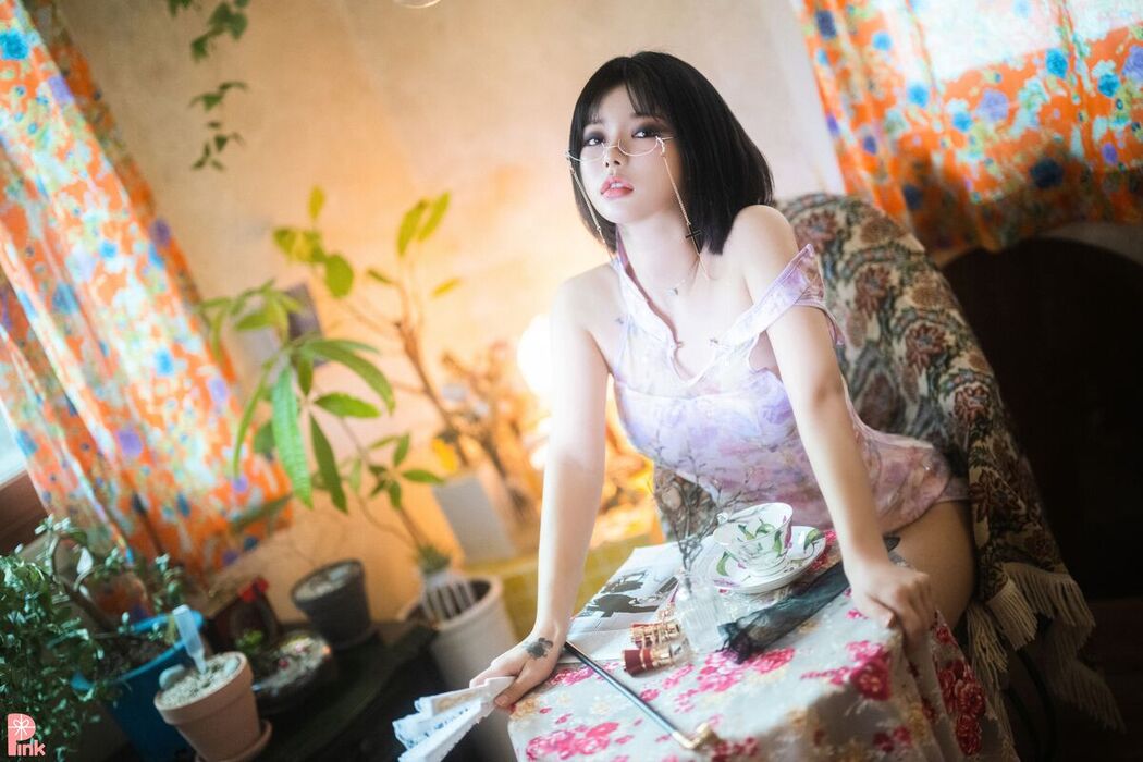 PINK U.Hwa 은유화 – Mood Pink