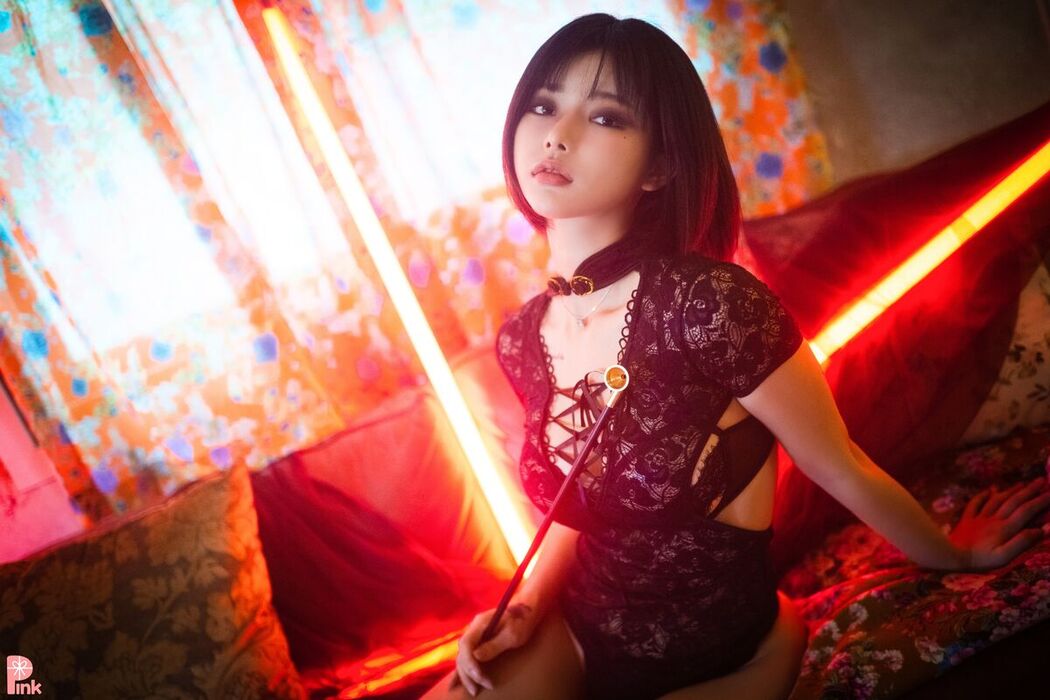 PINK U.Hwa 은유화 – Mood Black