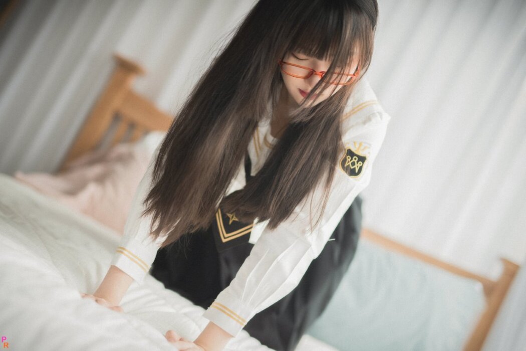 PINK Sin Na Rin – Come Here Slaves