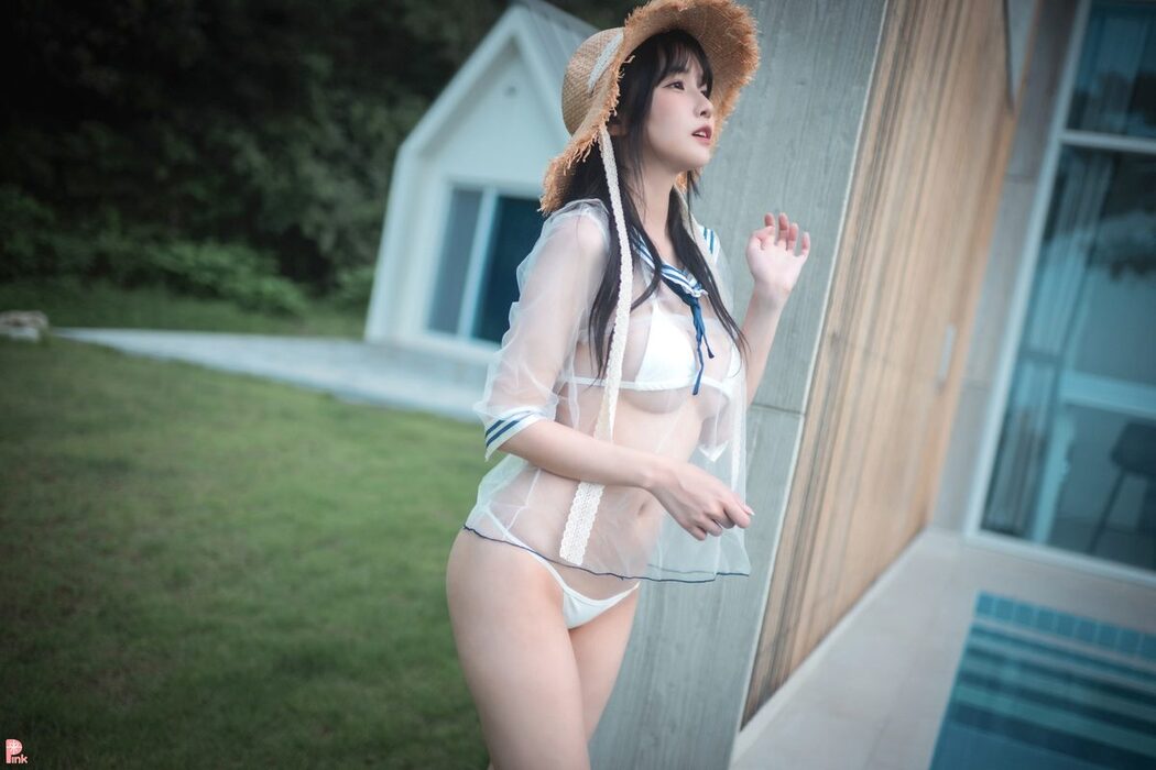 PINK Lee Ahrin – Bikini Day A