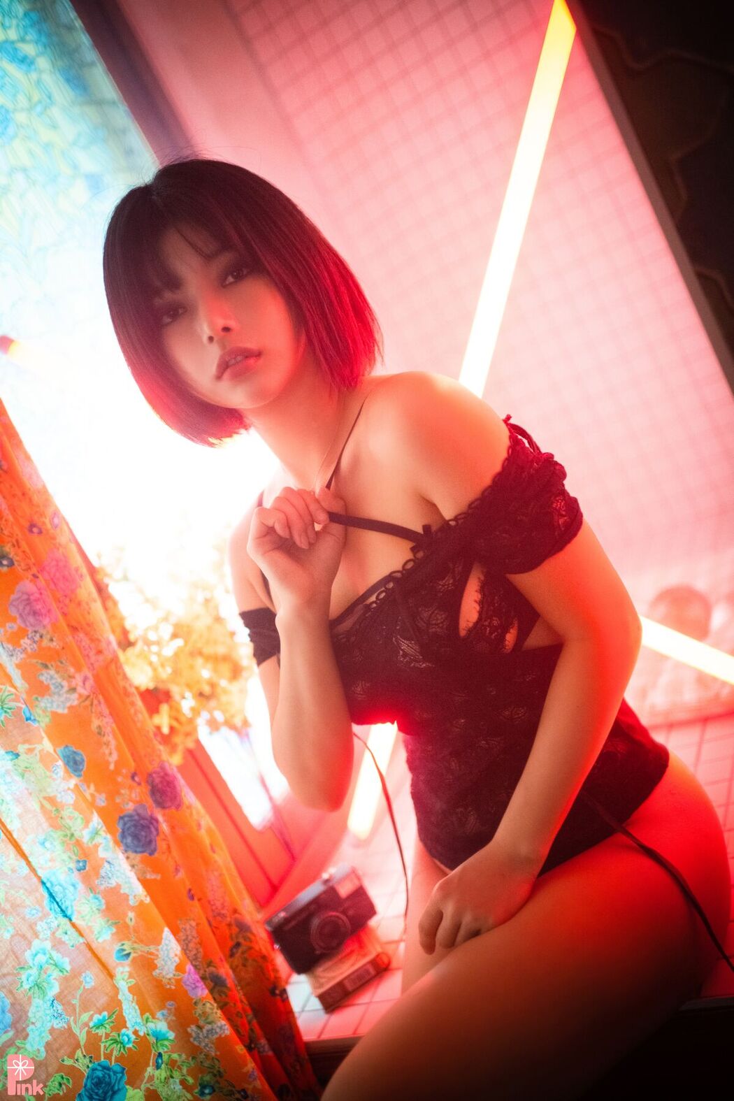 PINK U.Hwa 은유화 – Mood Black