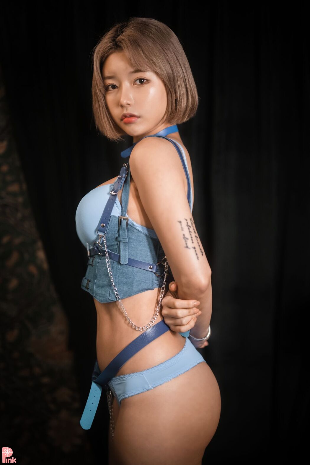 PINK U.Hwa 은유화 – Secret Present No.02 A