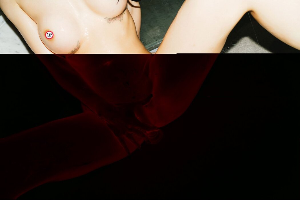 Moon Night Snap Mona 모나 – Gooey