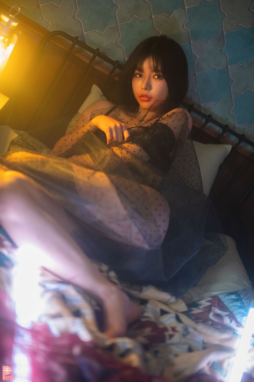 PINK U.Hwa 은유화 – Mood Black