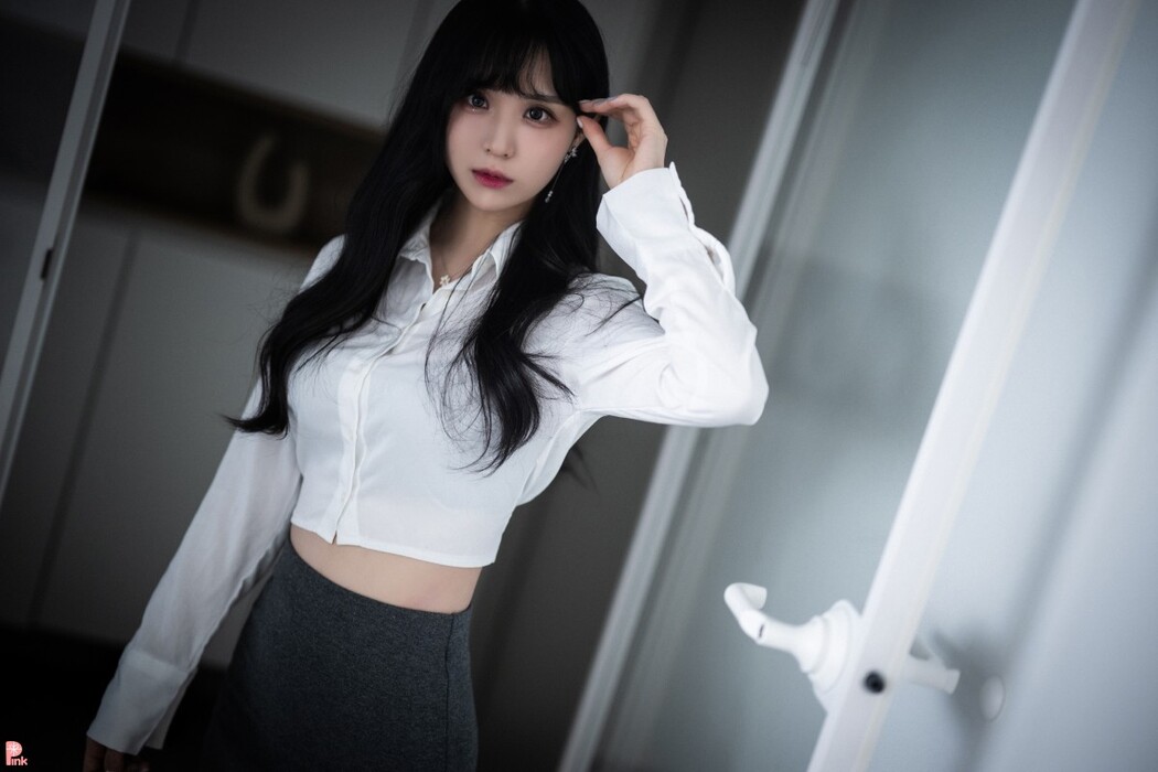 PINK Ye Seul 냥슬 – Nyansul Personalized After Work 01