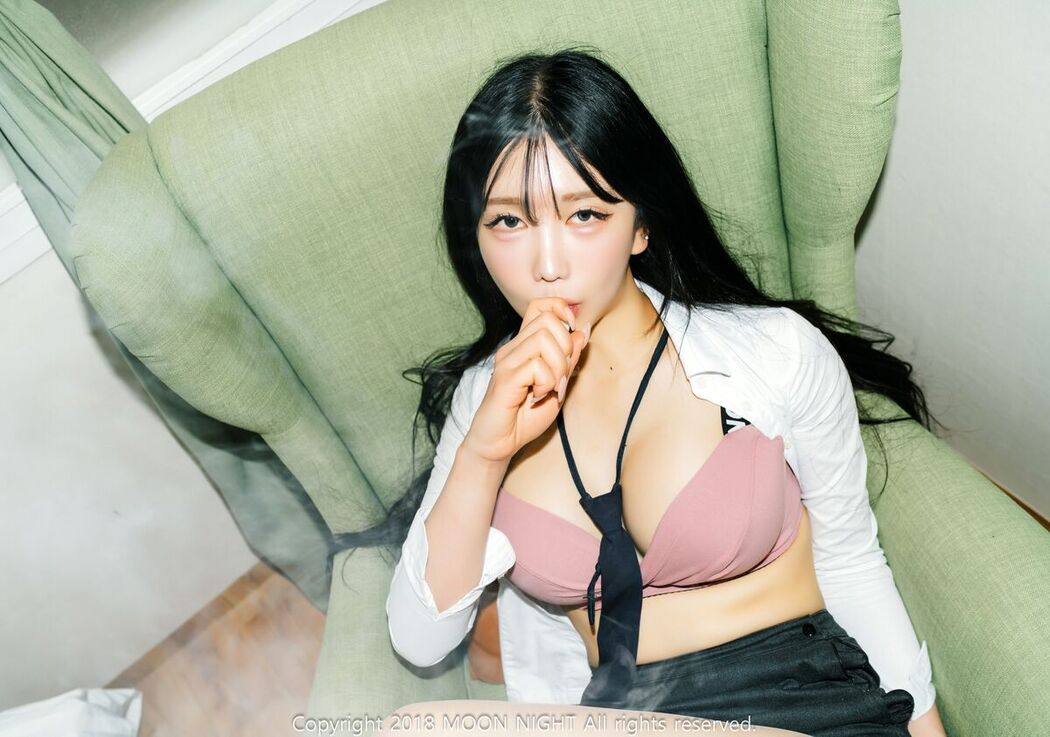 Moon Night Snap Yunjin – Taming The Bad Bitch