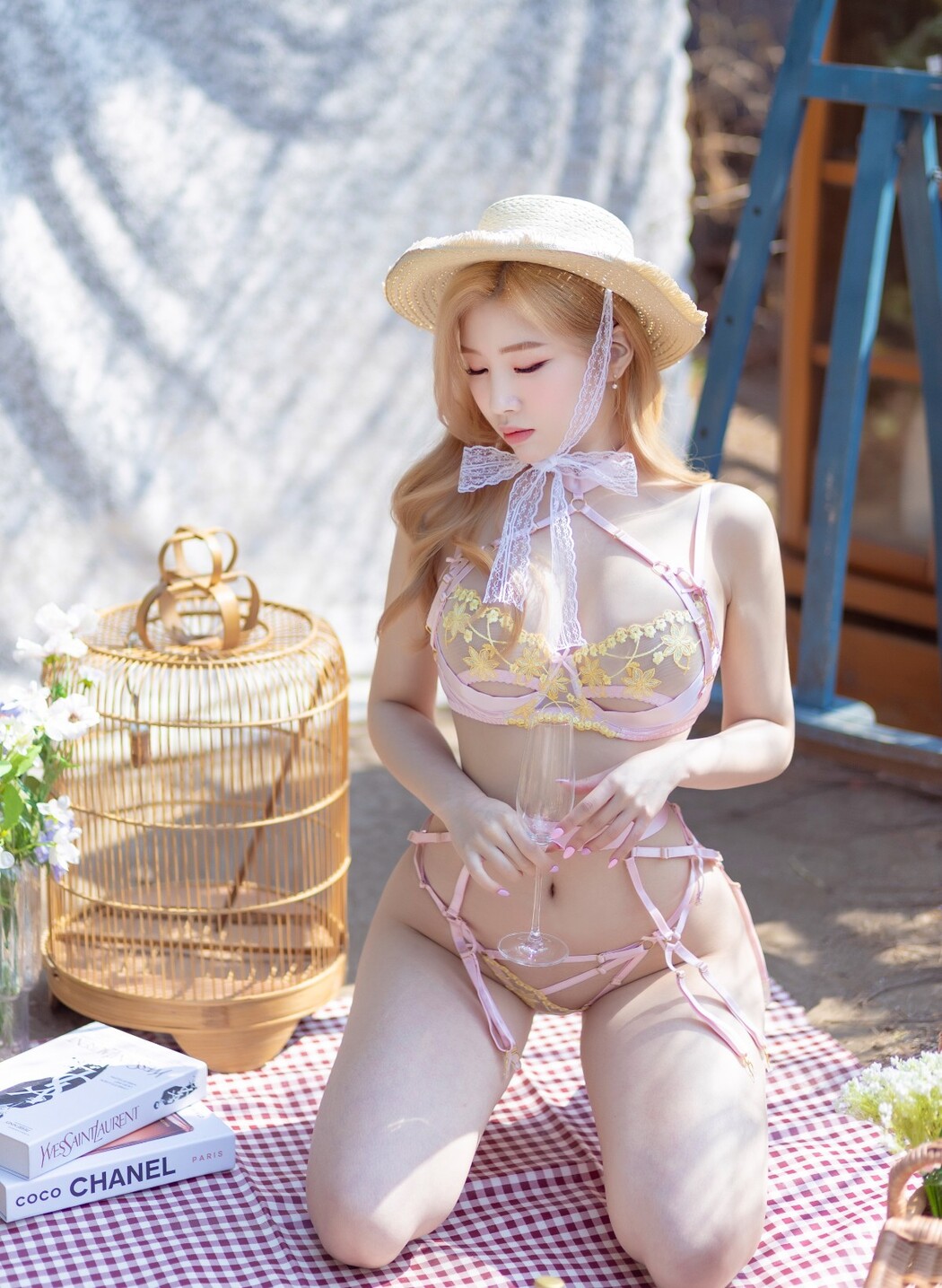 Yebin 전예빈 – Picnic