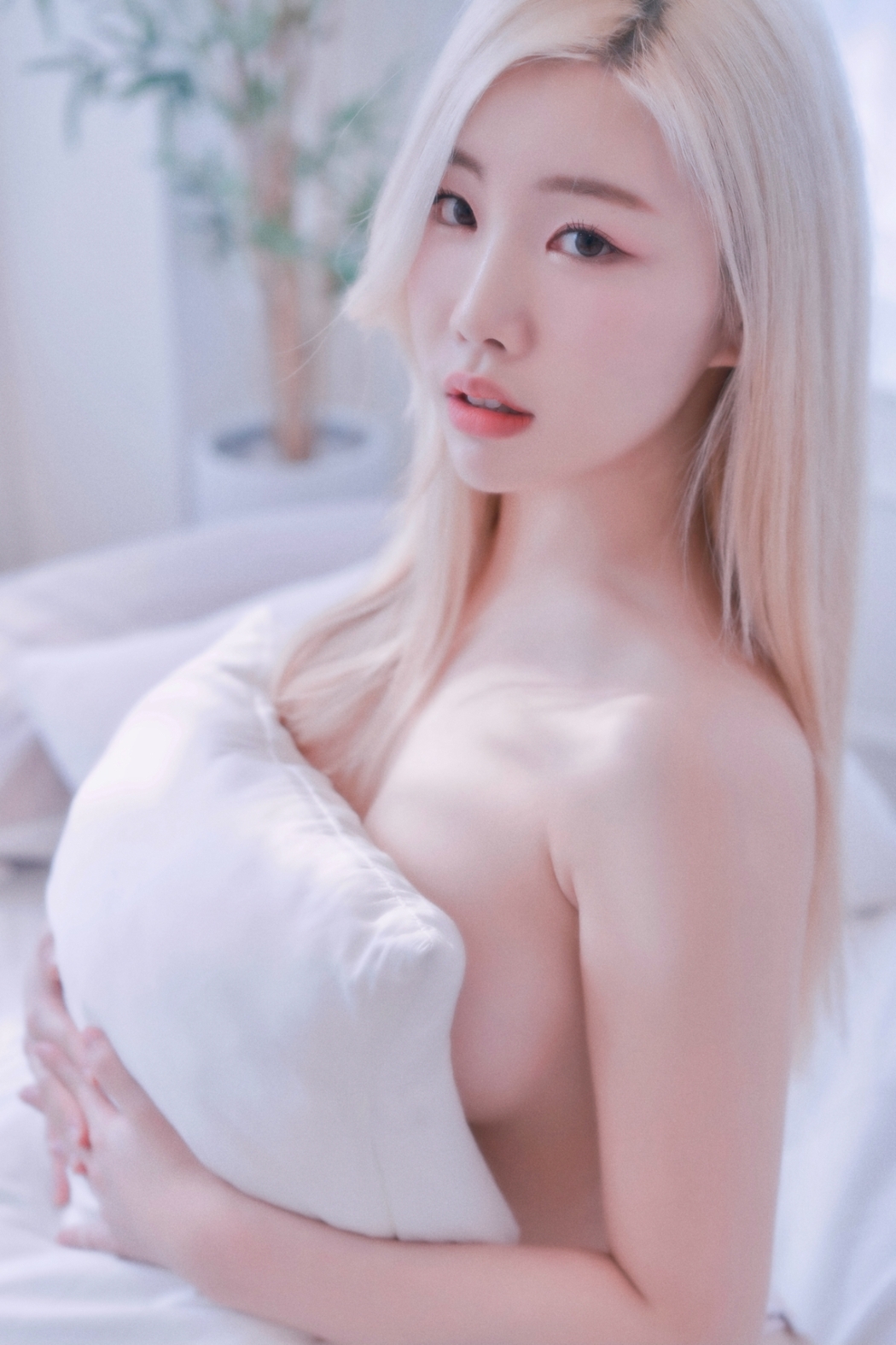Yebin 전예빈 – Homebody