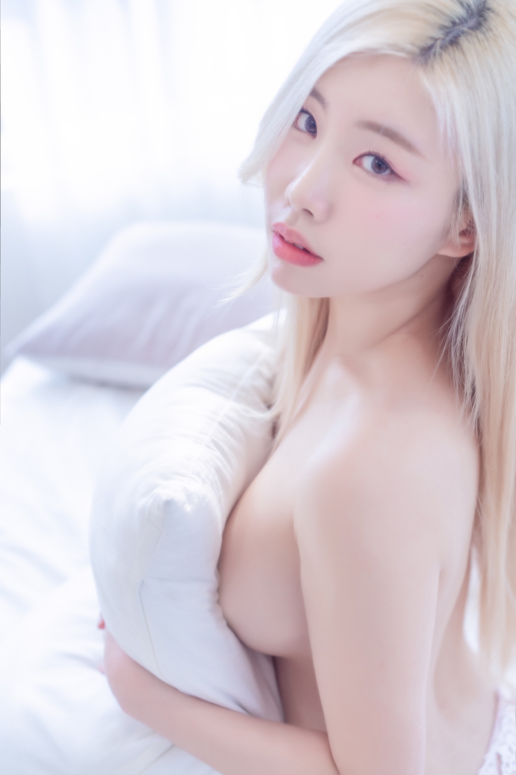 Yebin 전예빈 – Homebody
