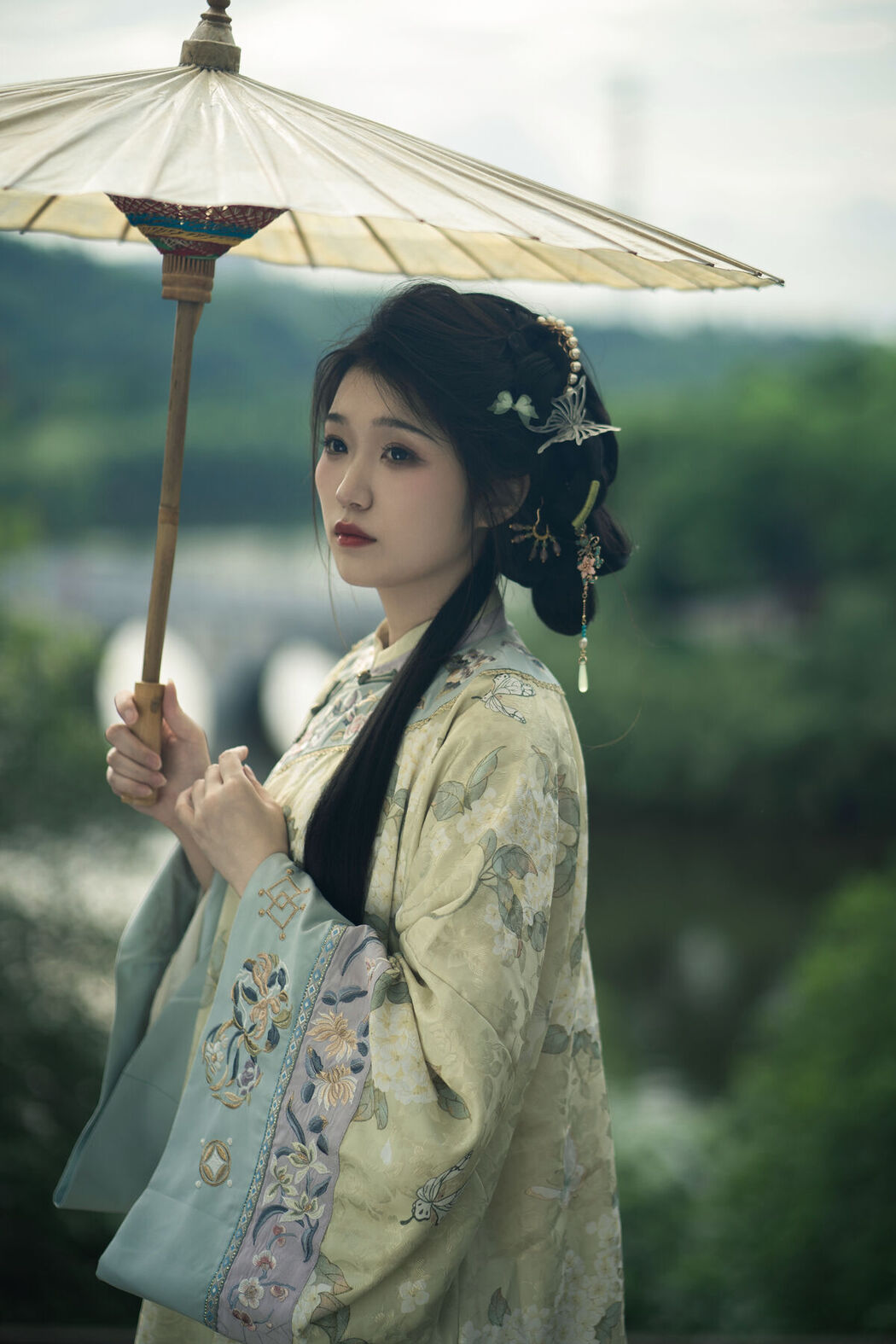 YiTuYu艺图语 Vol.8180 梓瑜 (18P)