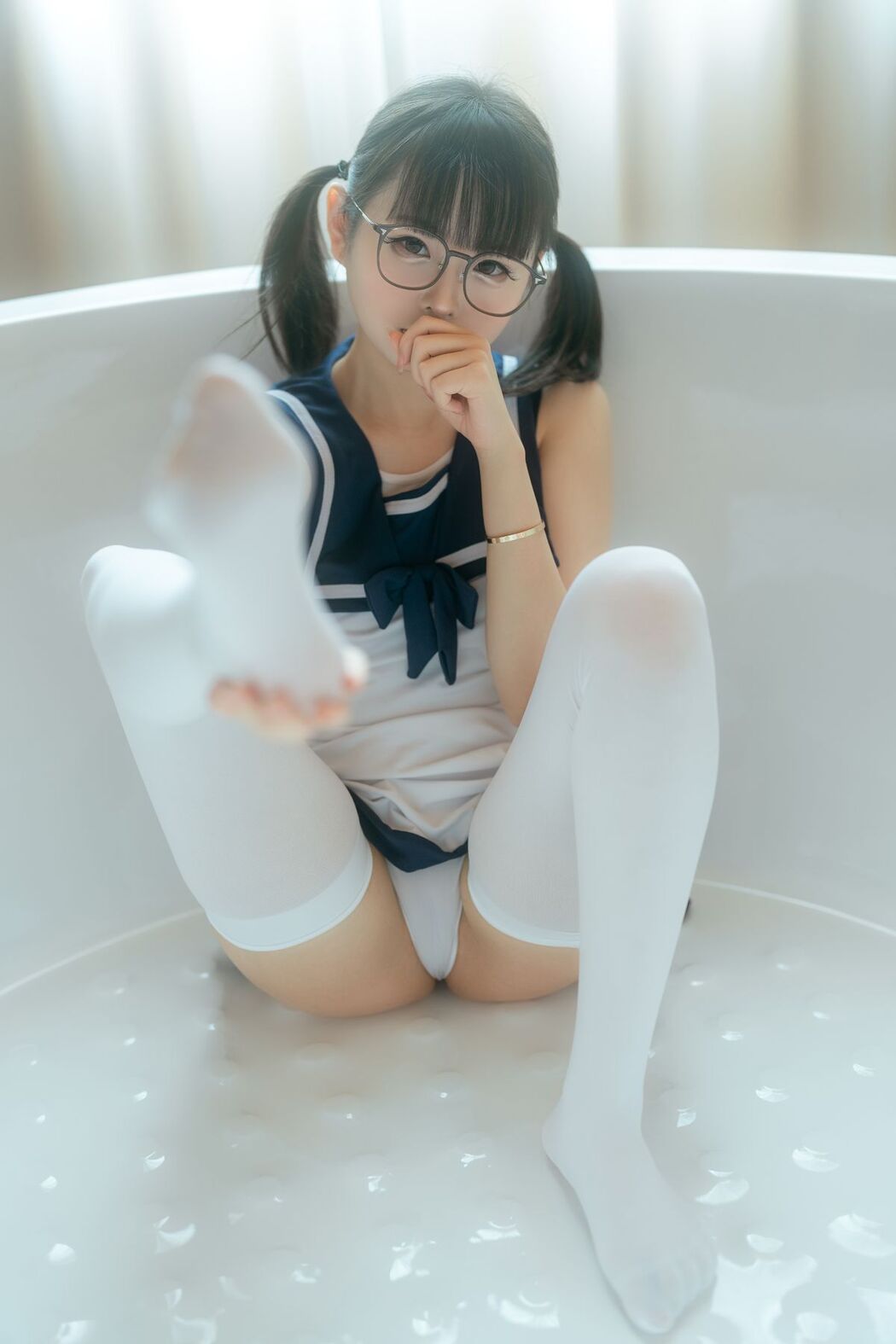 Coser@幼水铃衣 &#8211; 梦浴少女 (82P &#8211; 1V)