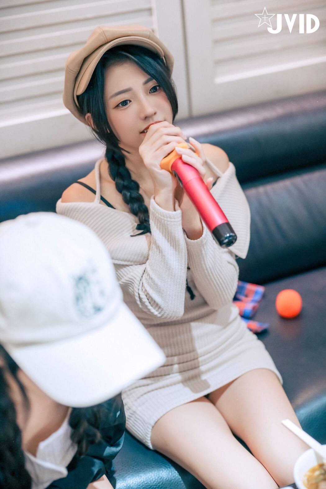 JVID Yan Yan 妍妍 Angel – 生日酒醉の強制性侵-妍妍 喝醉遭友人帶回脫光侵犯 開腿露出美鮑 主動撫摸肉棒 Part01 (63P – 2V)