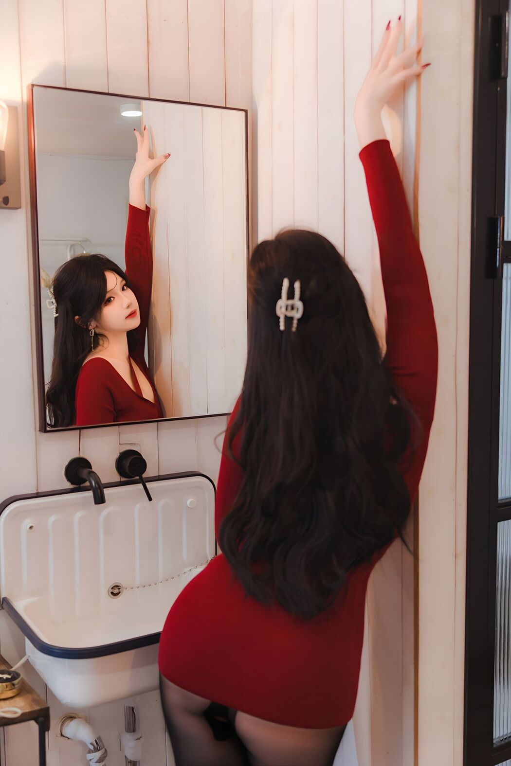 Coser@雪晴Astra – 红裙黑丝小娇妻 (66P – 2V)