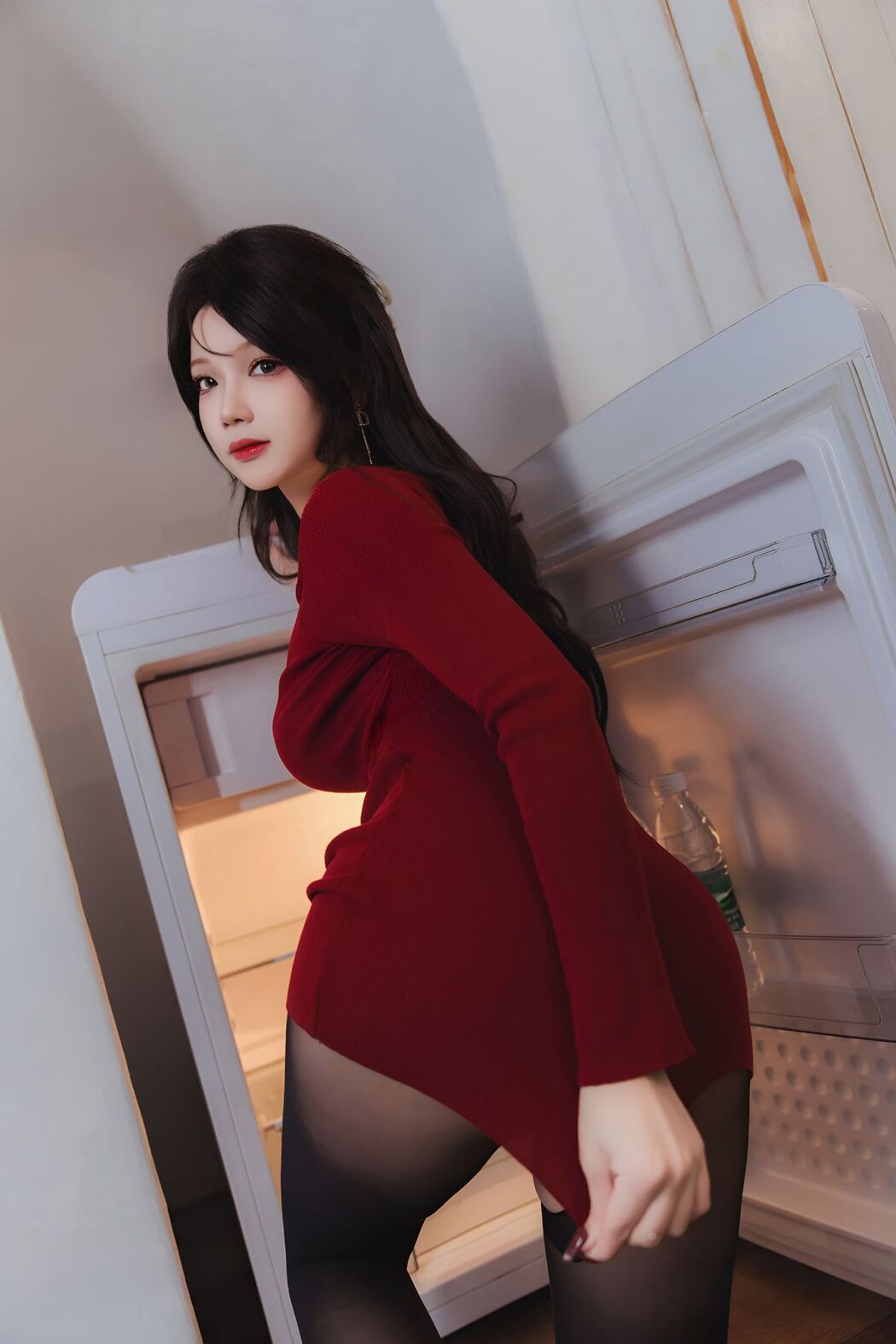 Coser@雪晴Astra – 红裙黑丝小娇妻 (66P – 2V)