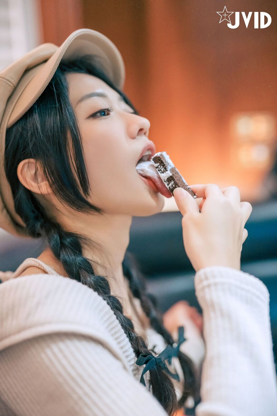 JVID Yan Yan 妍妍 Angel – 生日酒醉の強制性侵-妍妍 喝醉遭友人帶回脫光侵犯 開腿露出美鮑 主動撫摸肉棒 Part01 (63P – 2V)