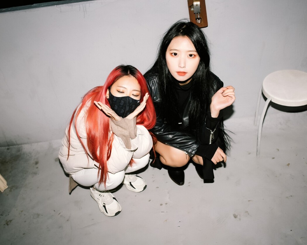 Mona모나 My sister next door Vol.1 Moon Night Snap