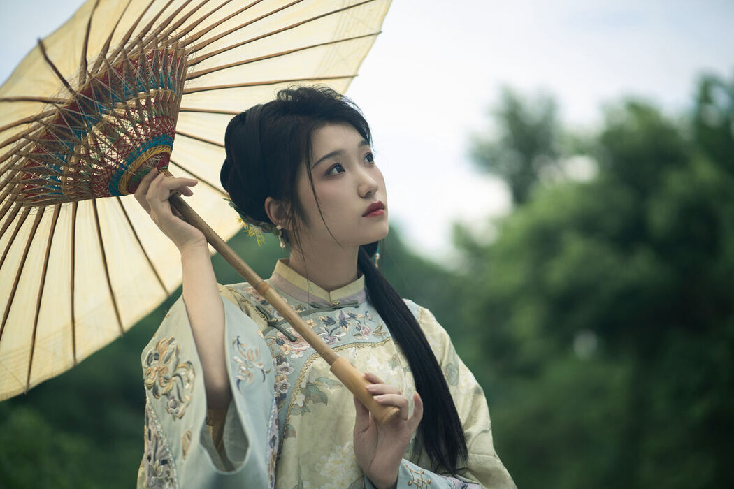 YiTuYu艺图语 Vol.8180 梓瑜 (18P)